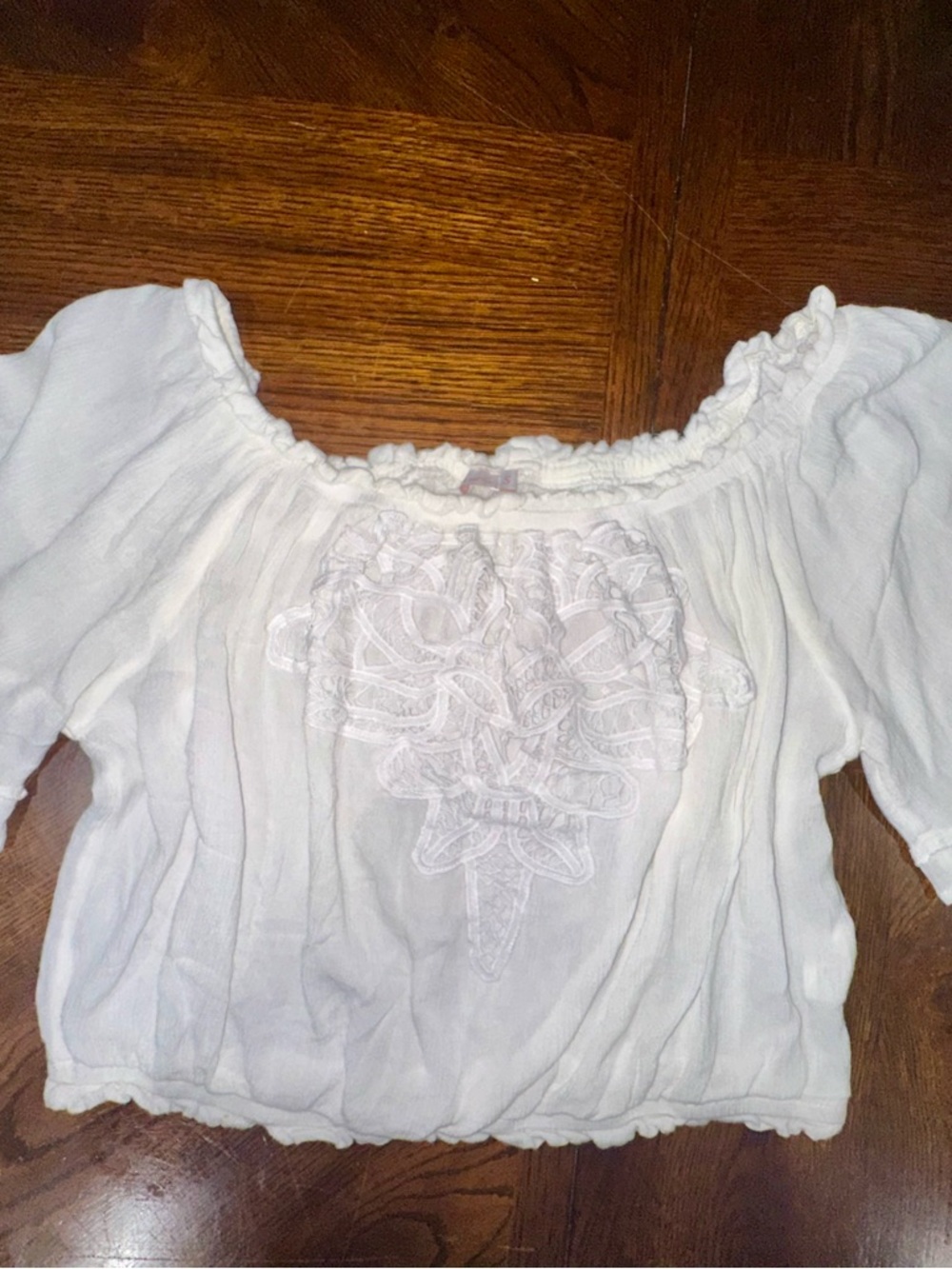 BOHO Style White W/ Crochet Lace and Embroidery Details Crop Top Sz Small